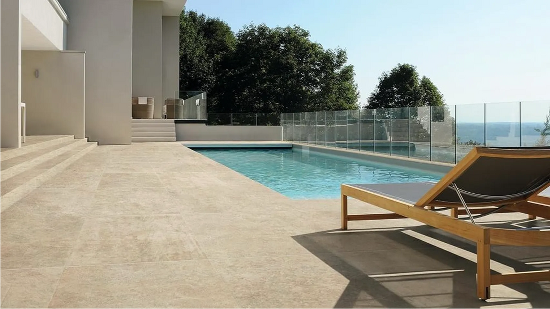 Margelle de piscine en grès cérame