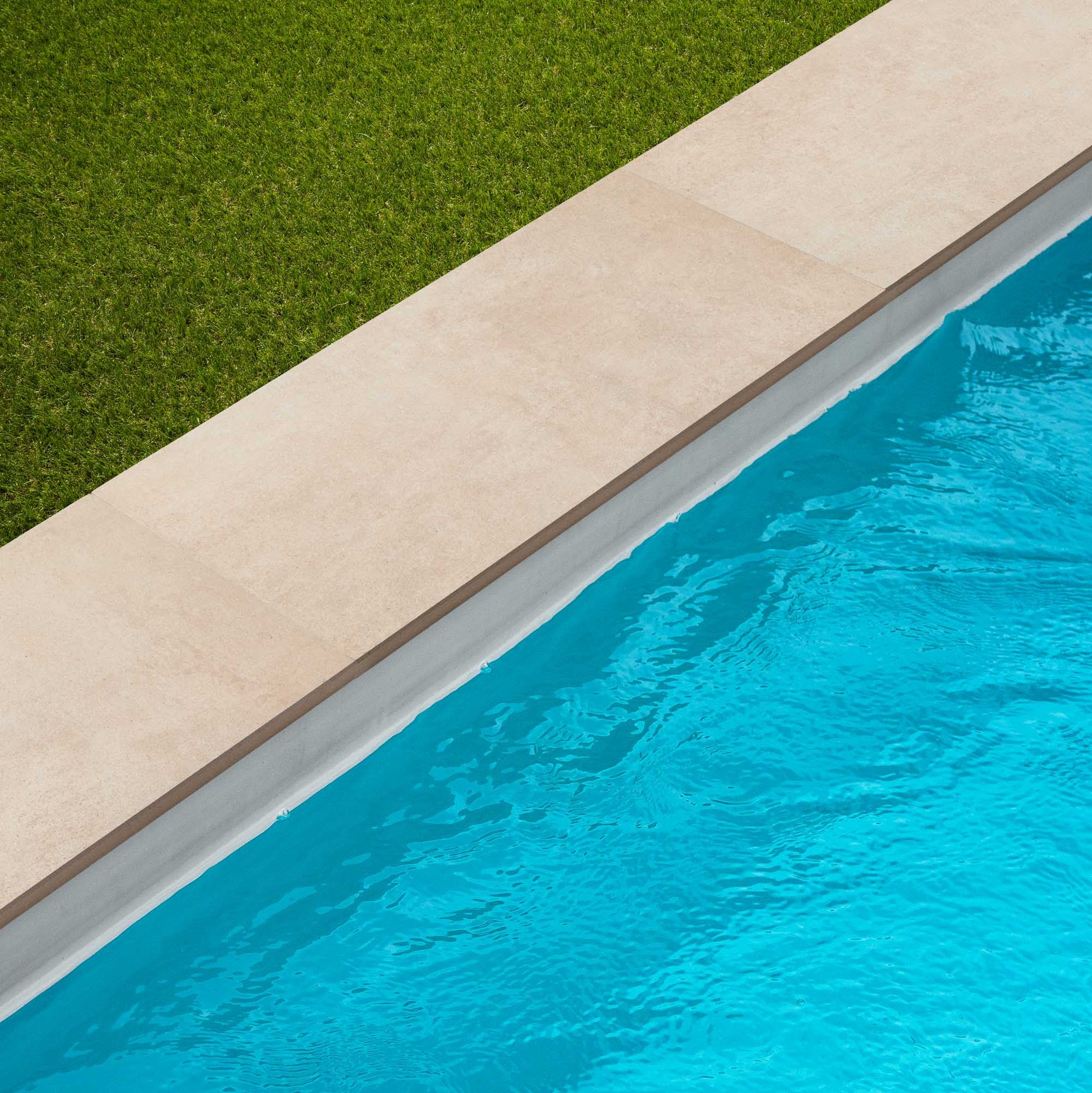 Margelle de piscine effet Béton Beige 60x28x2 cm Bord Droit Cemento
