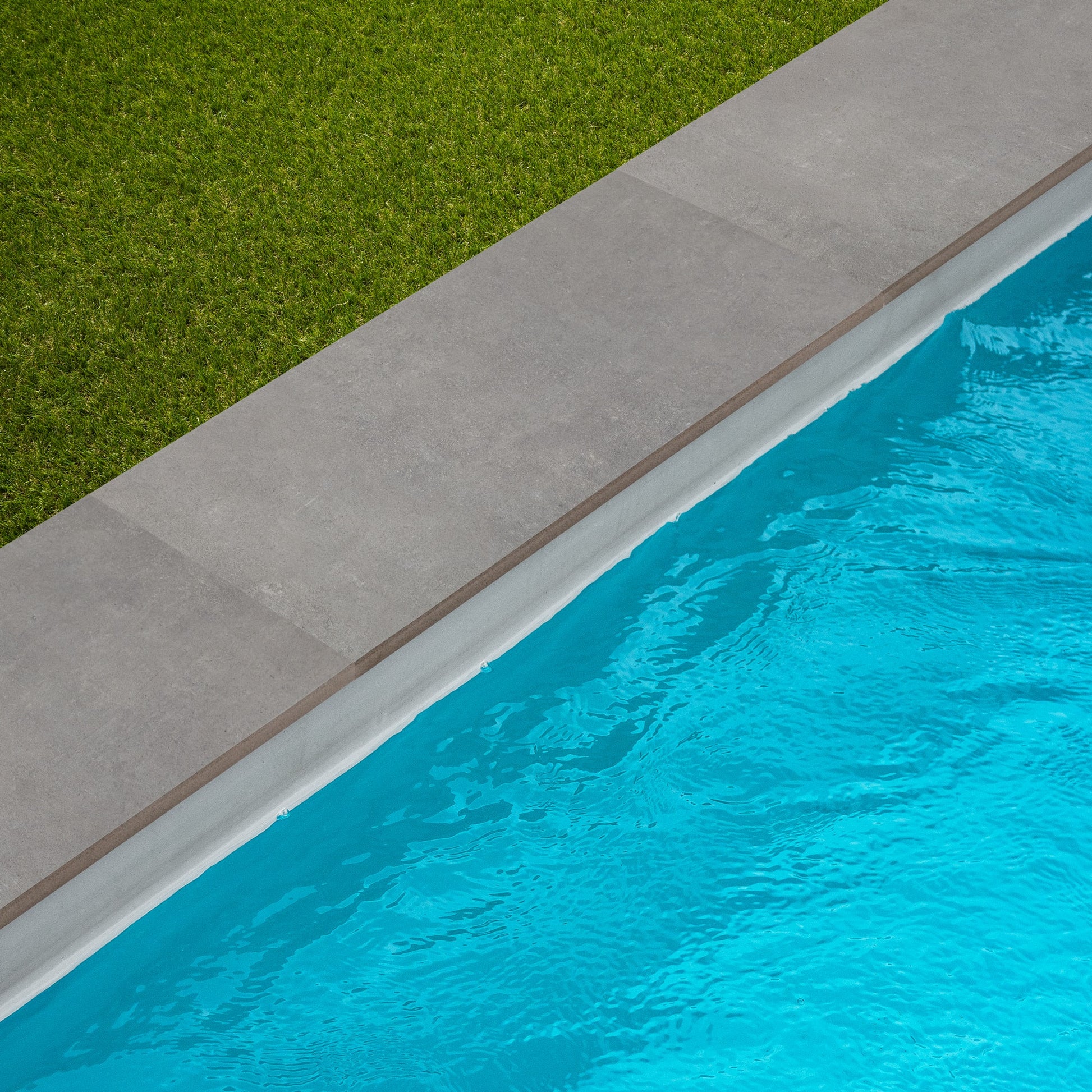 Margelle de piscine effet Béton Gris 60x28x2 cm Bord Droit Cemento