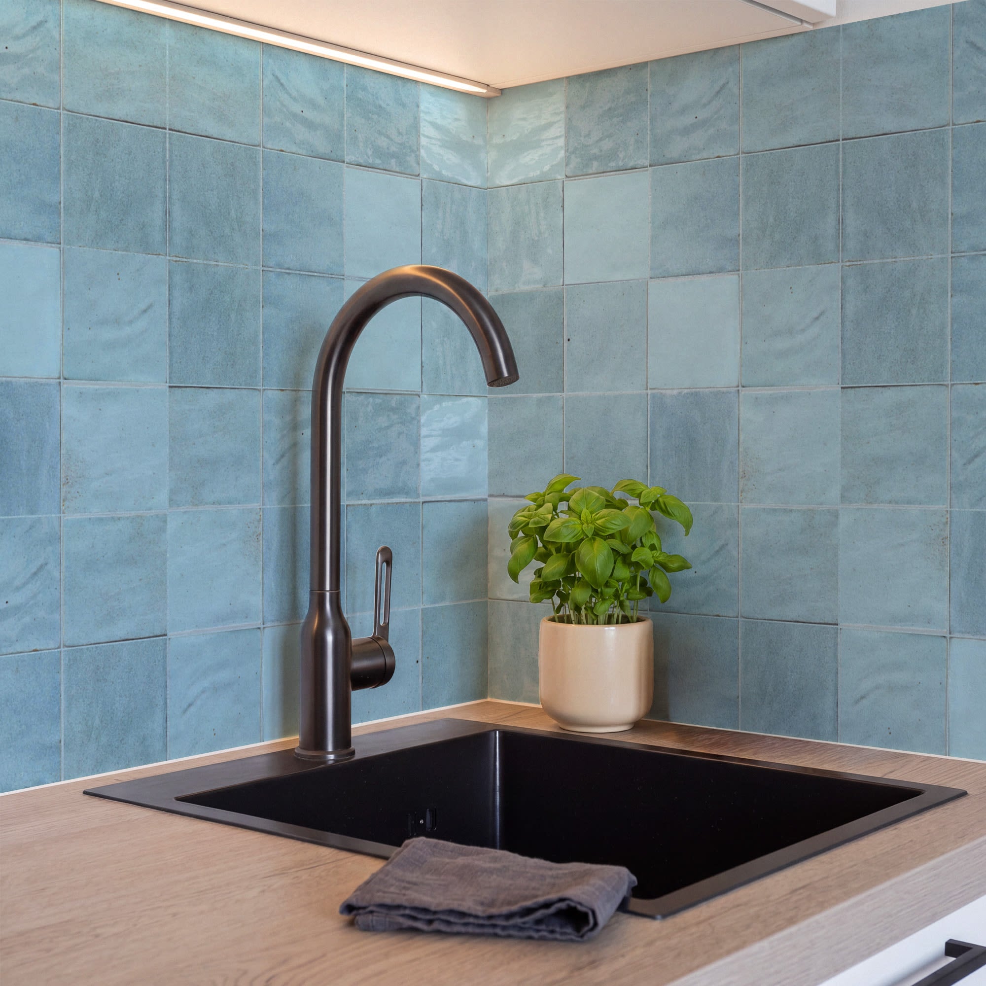 Carrelage effet Zellige Bleu Clair 10x10x0,85 cm Brillant Orisel - Mur intérieur