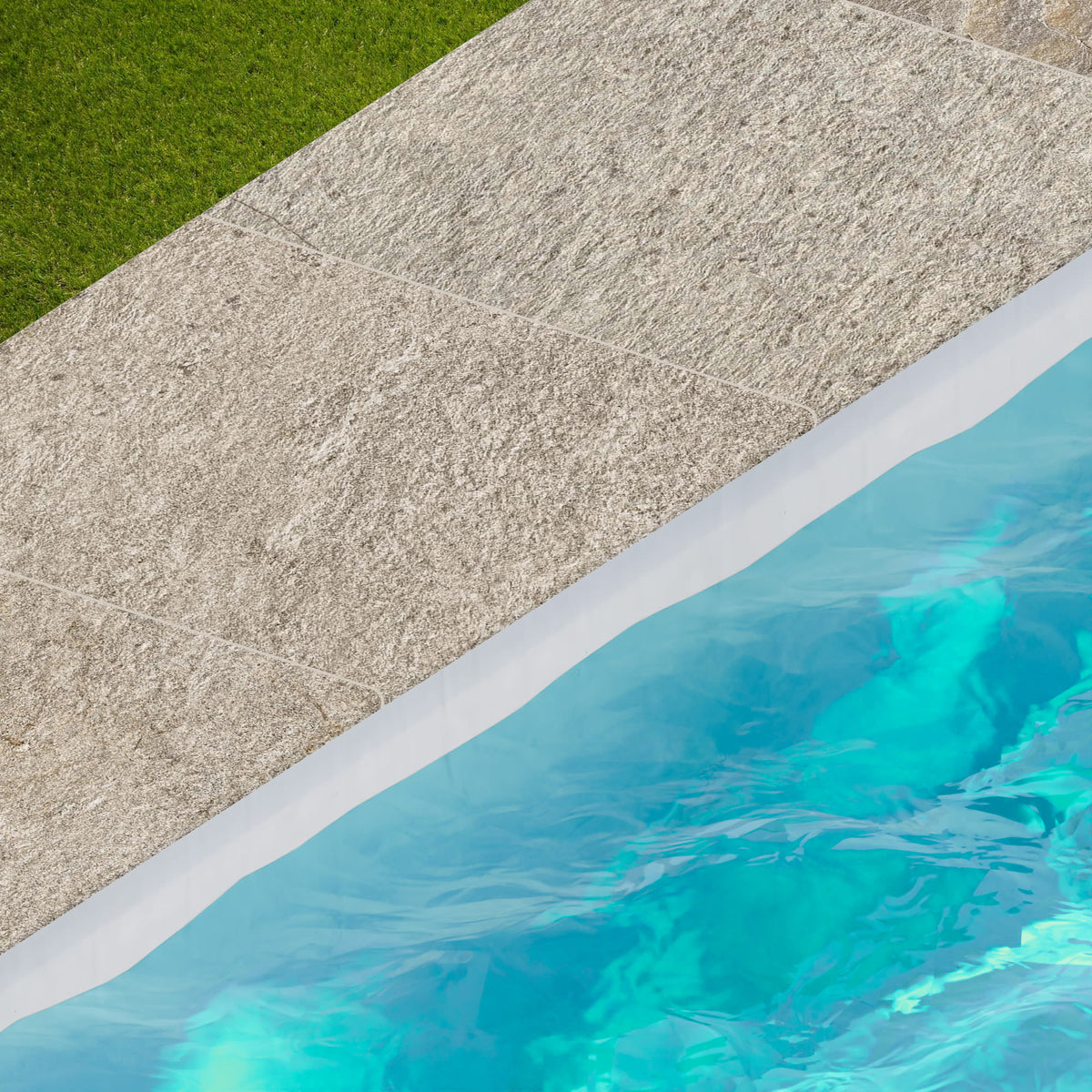 Margelle de piscine effet Pierre Quartzite Gris Argent 60x60x2 cm Bord 1/2 Rond Salvero