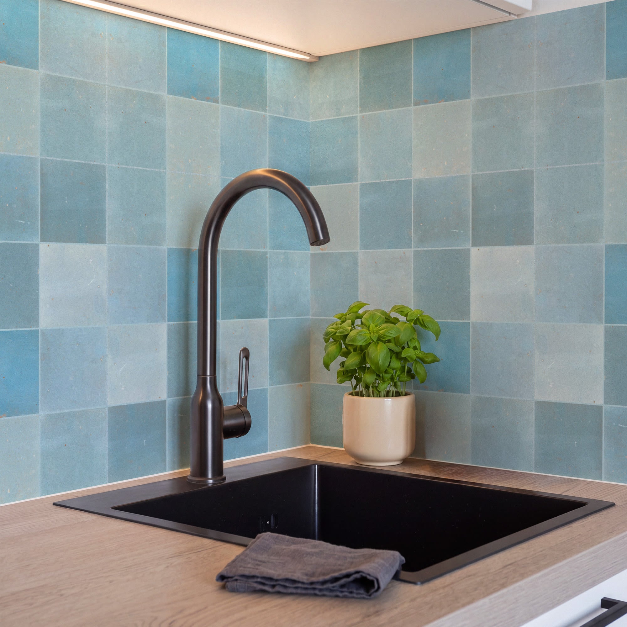 Carrelage effet Zellige Bleu Clair 10x10x0,85 cm Mat Serinor - Mur intérieur