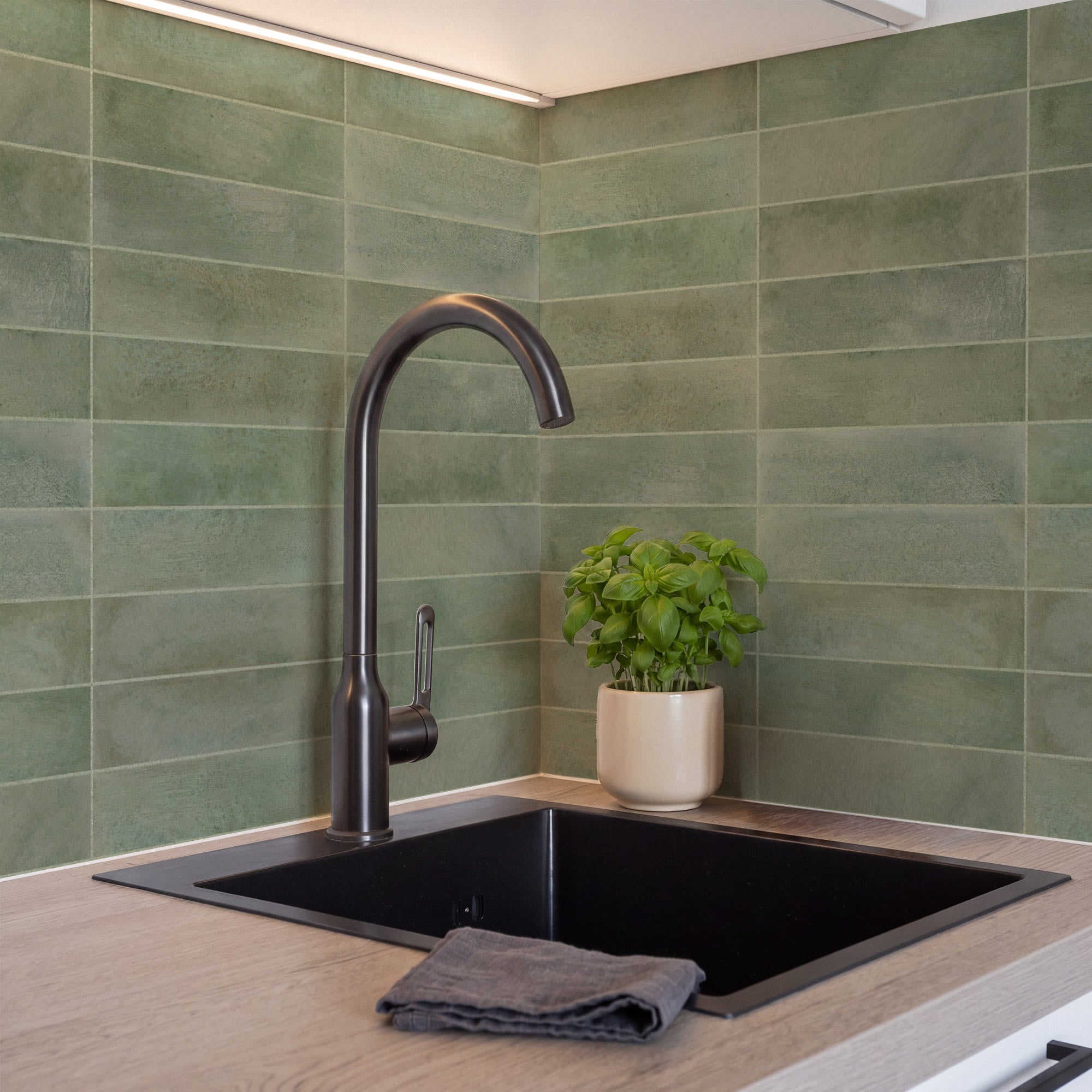 Carrelage effet Zellige Vert 24,6x6x0,85 cm Montel - Mur intérieur