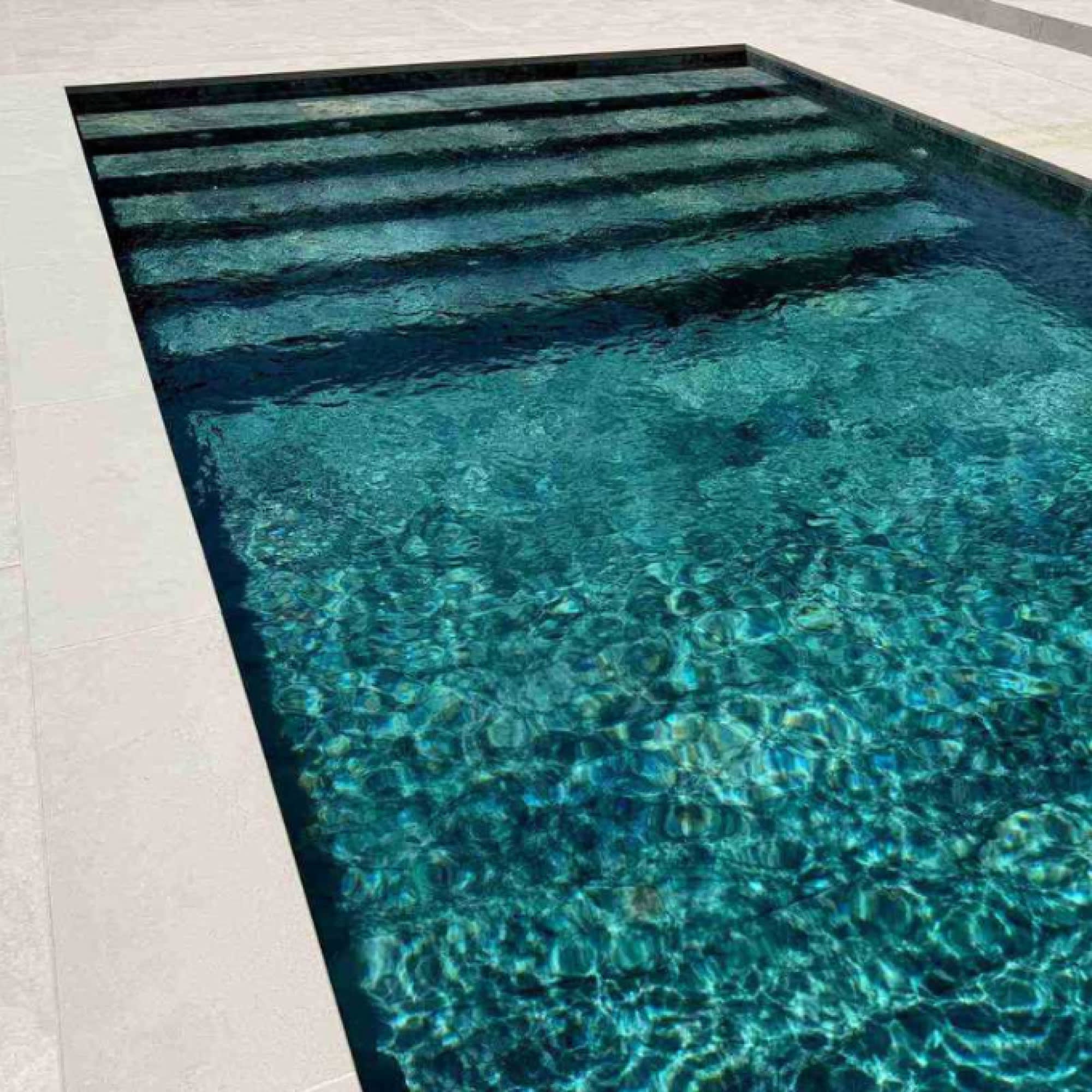 Carrelage Piscine effet Pierre de Bali Bleu 62,6x31x0,9 cm Bahamas
