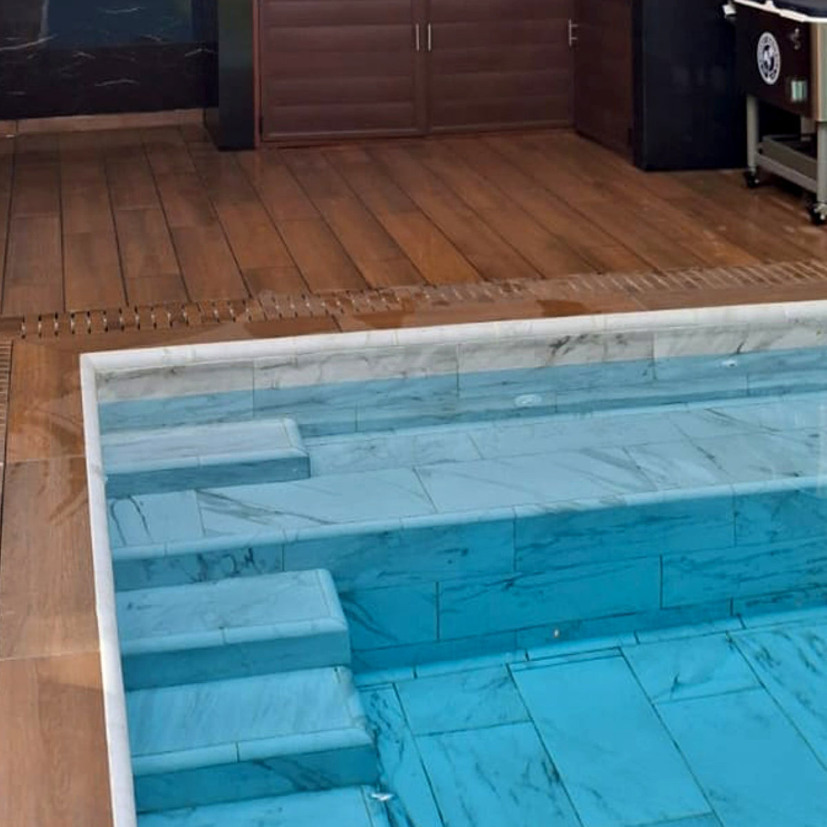 Carrelage Piscine effet Marbre Blanc Grigio 62,6x31x0,9 cm Capri