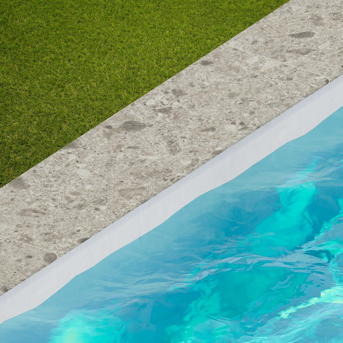 Margelle de piscine effet Pierre Ceppo di Gré Gris Clair 120x33x2 cm Bord 1/2 Rond Massira